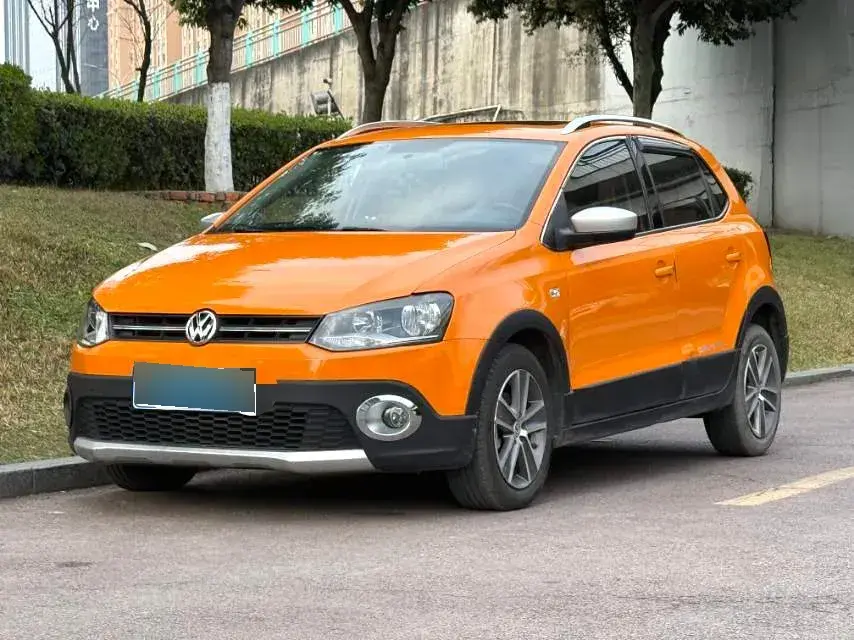 2012 Volkswagen Polo 1.6L 105HP L4 5MT