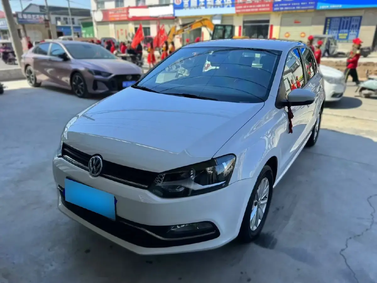 2016 Volkswagen Polo 1.4L 90HP L4 6AT