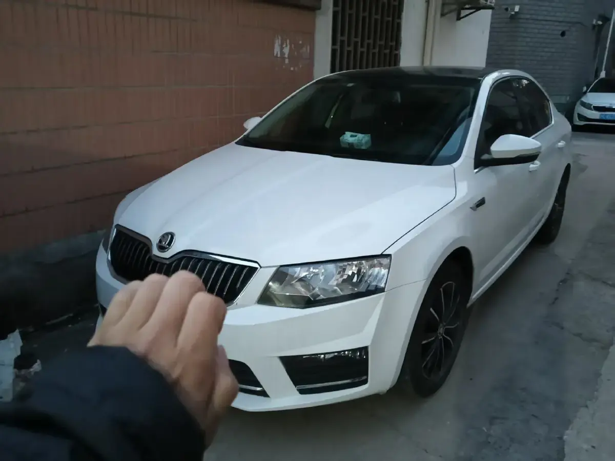 2017 Skoda Octavia 1.4T 150HP L4 7DCT