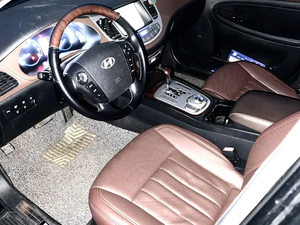 2008 Hyundai Rohens 3.8L 290HP V6 6AT,autocango,china used car exporter,china ev exporter,chinese used car exporter,chinese used ev exporter