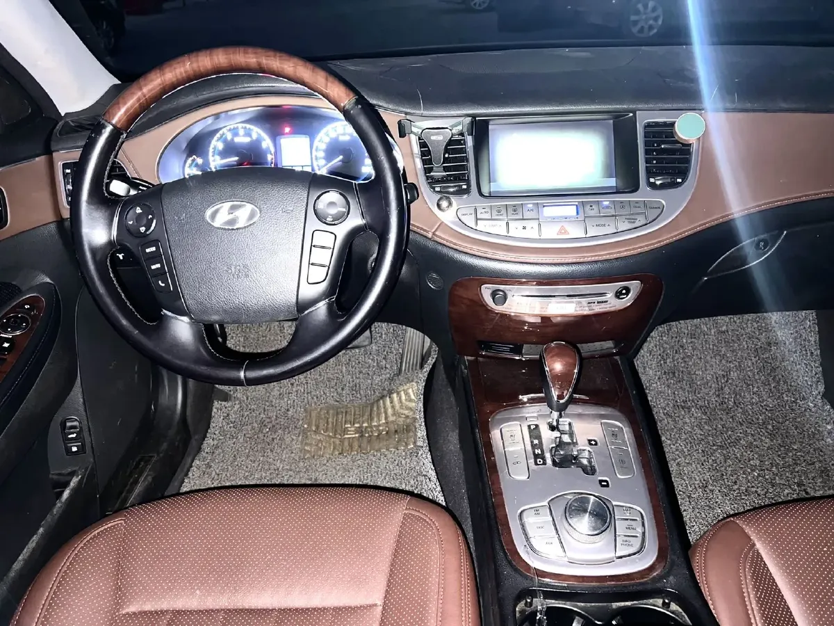 2008 Hyundai Rohens 3.8L 290HP V6 6AT,autocango,china used car exporter,china ev exporter,chinese used car exporter,chinese used ev exporter