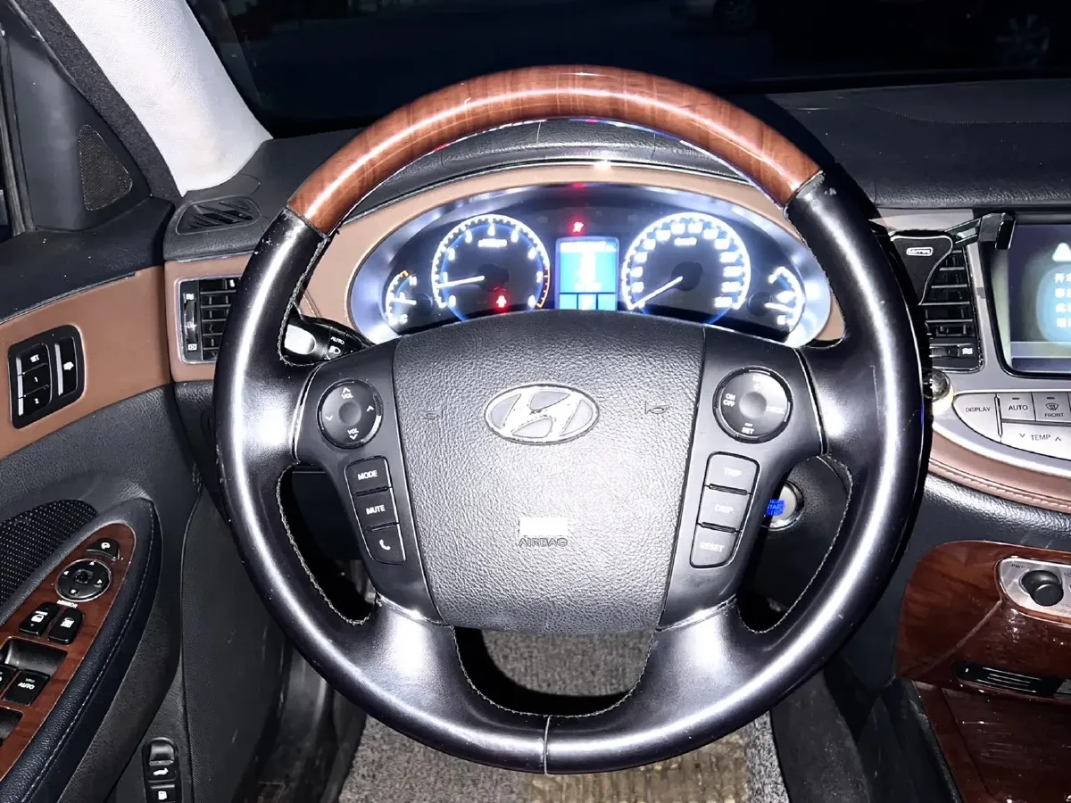 2008 Hyundai Rohens 3.8L 290HP V6 6AT,autocango,china used car exporter,china ev exporter,chinese used car exporter,chinese used ev exporter