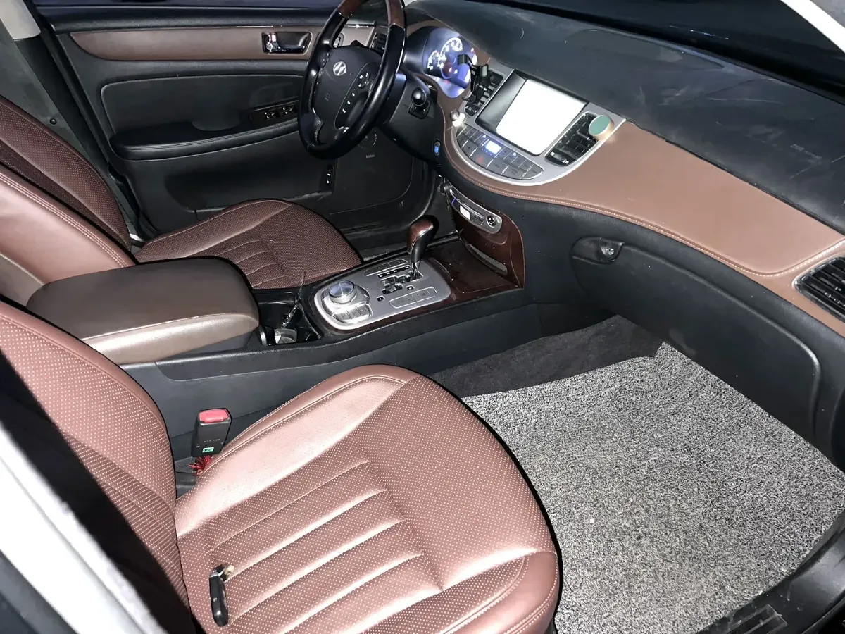 2008 Hyundai Rohens 3.8L 290HP V6 6AT,autocango,china used car exporter,china ev exporter,chinese used car exporter,chinese used ev exporter