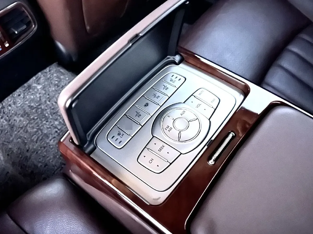 2008 Hyundai Rohens 3.8L 290HP V6 6AT,autocango,china used car exporter,china ev exporter,chinese used car exporter,chinese used ev exporter