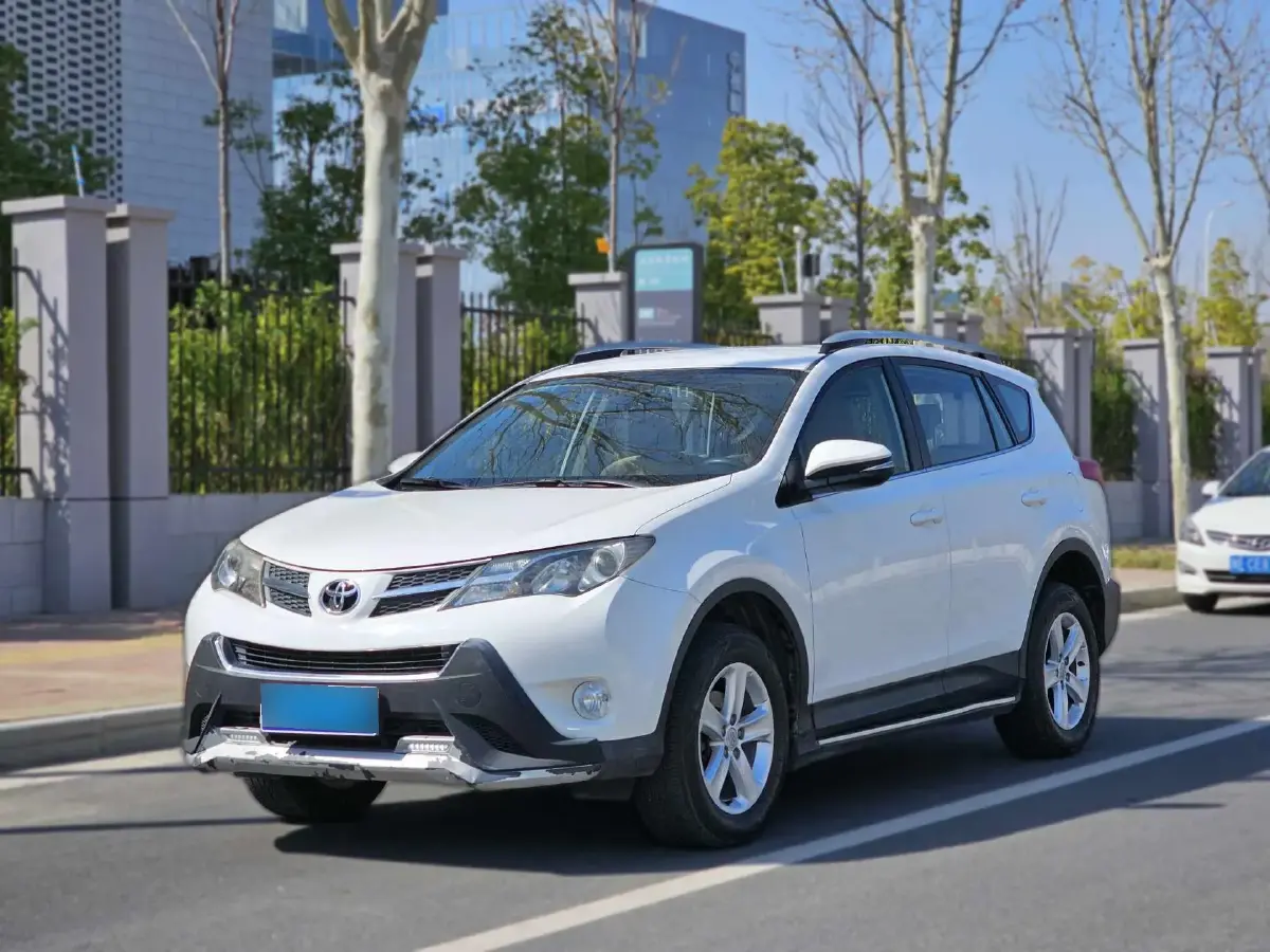 2013 Toyota RAV4 2.0L 147HP L4 CVT