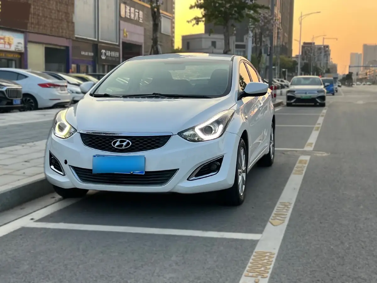 2016 Hyundai Elantra 1.6L 128HP L4 6AT