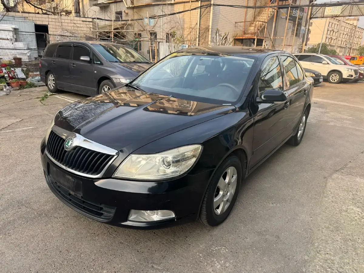 2012 Skoda Octavia 2.0L 120HP L4 6AT