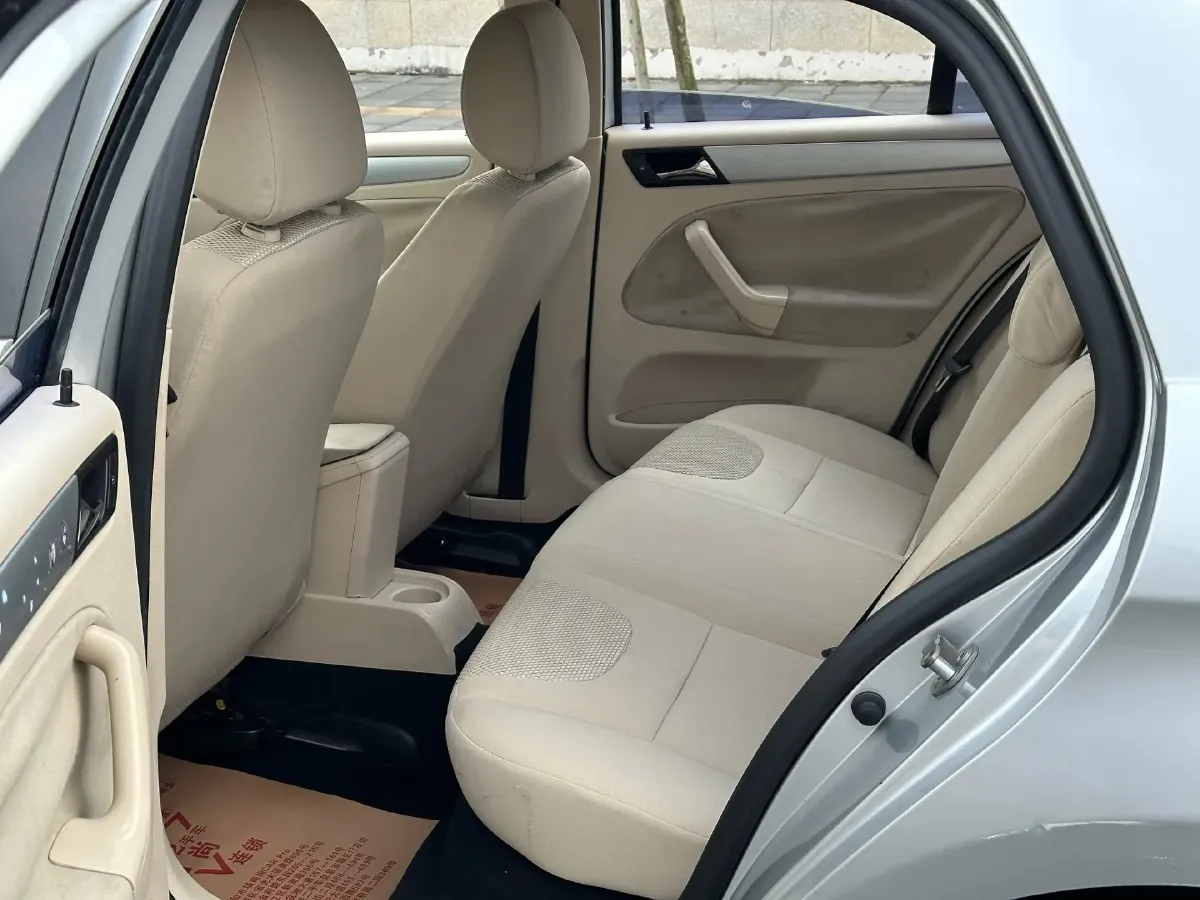 2006 Volkswagen Bora Classic 1.6L 100HP L4 4AT,autocango,china used car exporter,china ev exporter,chinese used car exporter,chinese used ev exporter