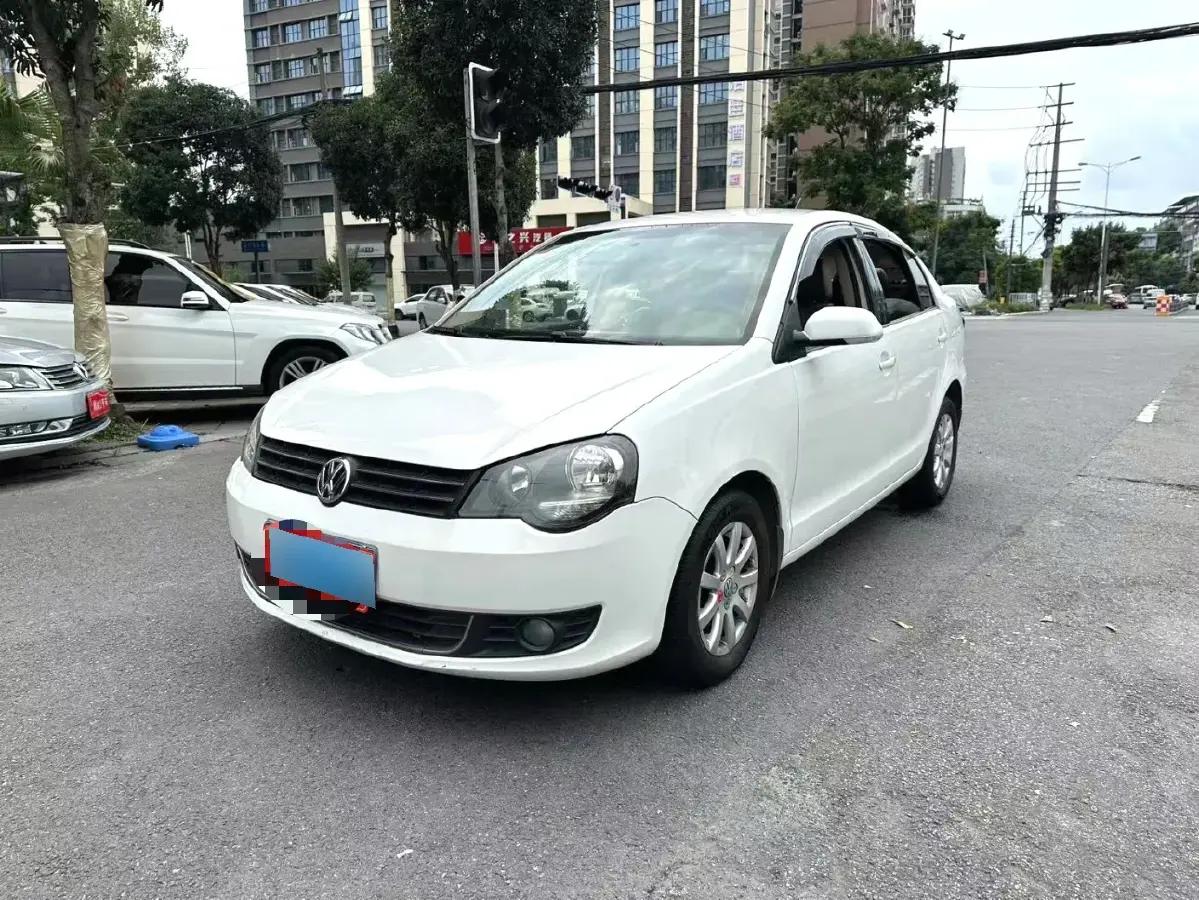 2011 Volkswagen Polo 1.4L 86HP L4 6AT