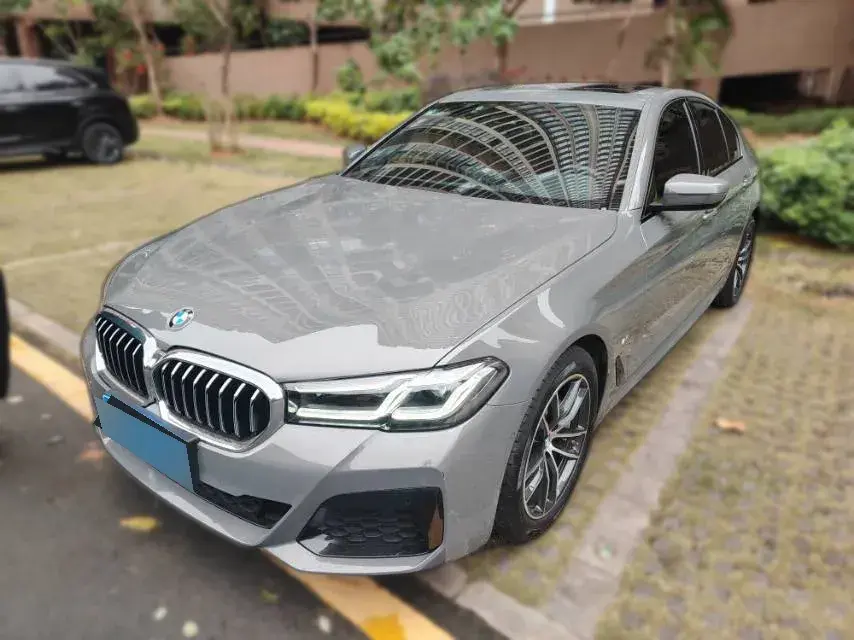 2022 BMW 5 Series 2.0T 184HP L4 8AT