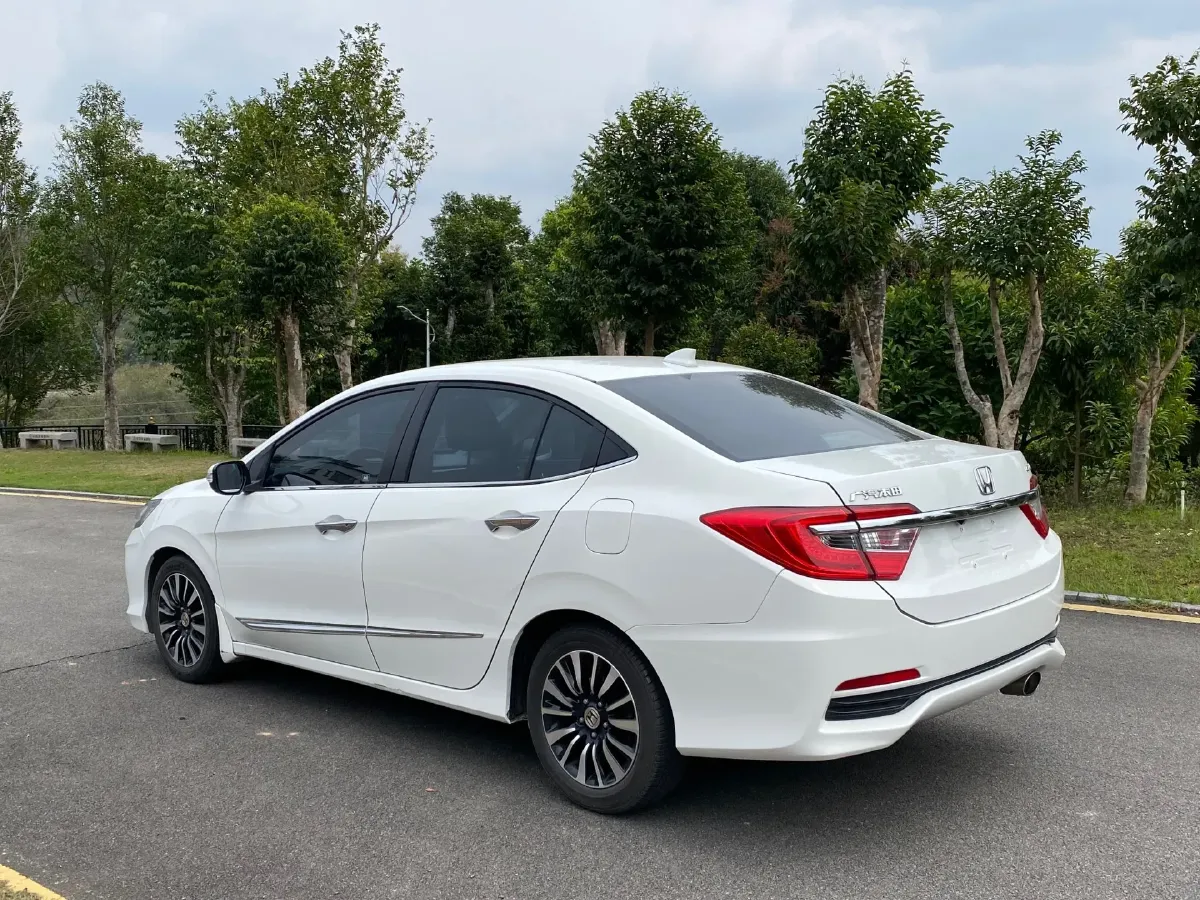 2015 Honda Crider 1.8L 139HP L4 5MT,autocango,china used car exporter,china ev exporter,chinese used car exporter,chinese used ev exporter