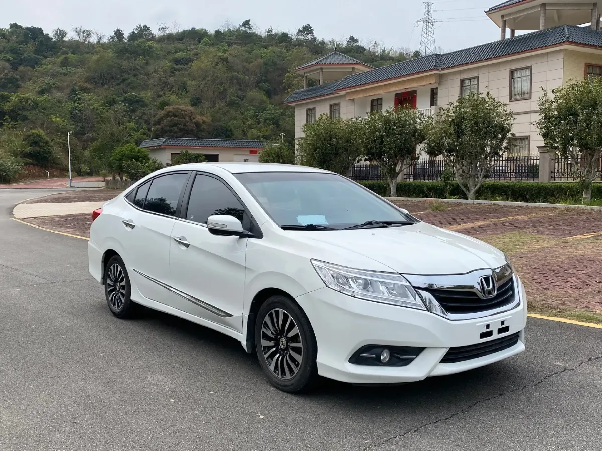 2015 Honda Crider 1.8L 139HP L4 5MT,autocango,china used car exporter,china ev exporter,chinese used car exporter,chinese used ev exporter