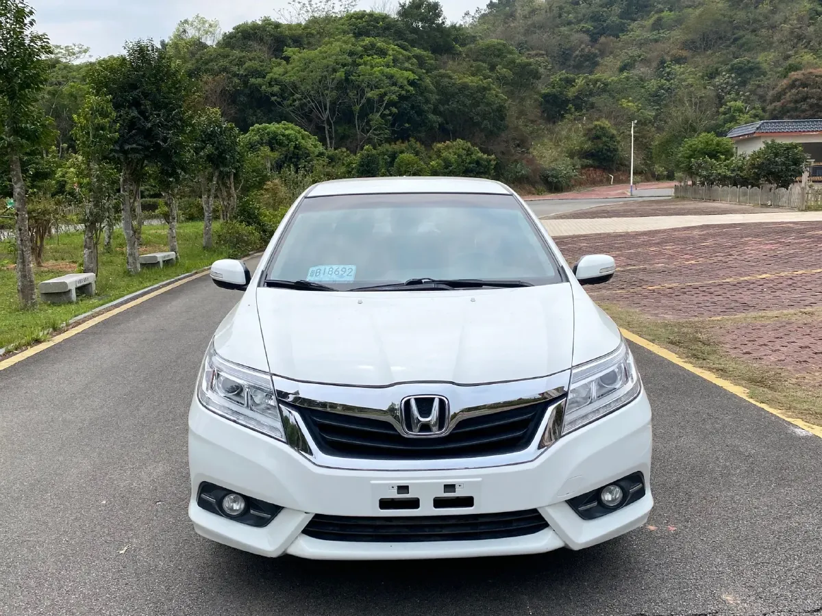 2015 Honda Crider 1.8L 139HP L4 5MT,autocango,china used car exporter,china ev exporter,chinese used car exporter,chinese used ev exporter