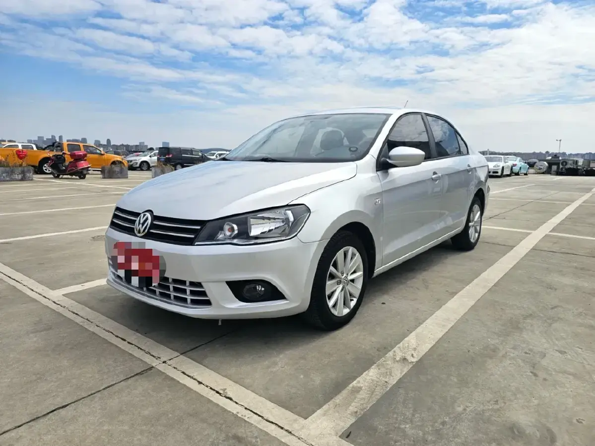 2015 Volkswagen Jetta 1.4L 90HP L4 5MT