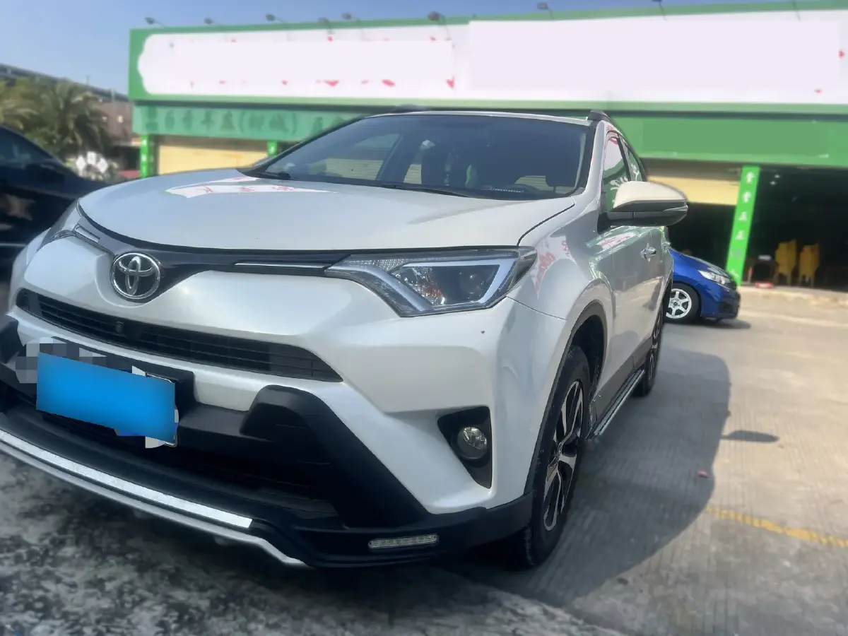 2016 Toyota RAV4 2.0L 151HP L4 CVT