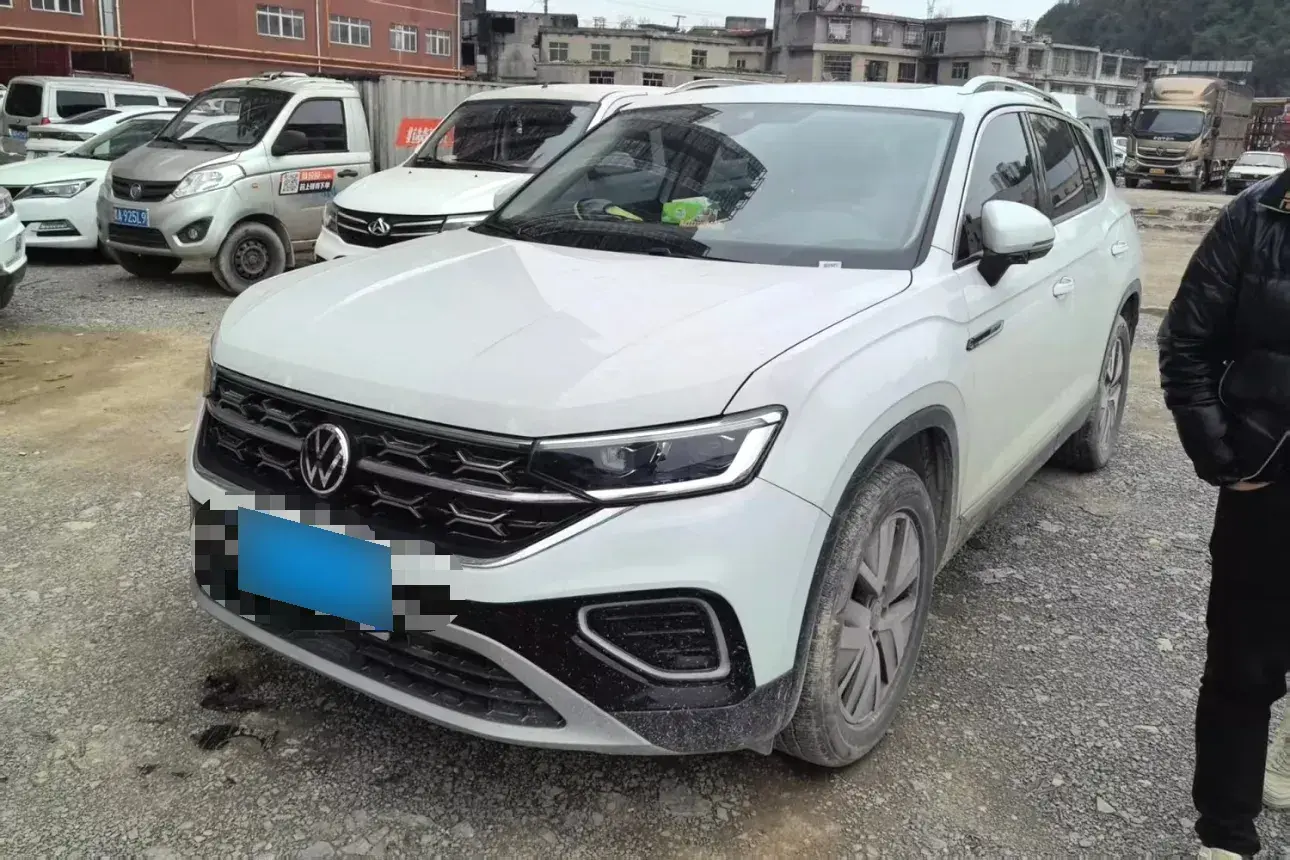 2023 Volkswagen Tayron 2.0T 186HP L4 7DCT