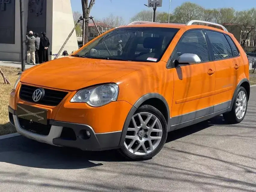 2012 Volkswagen Polo 1.6L 105HP L4 5MT