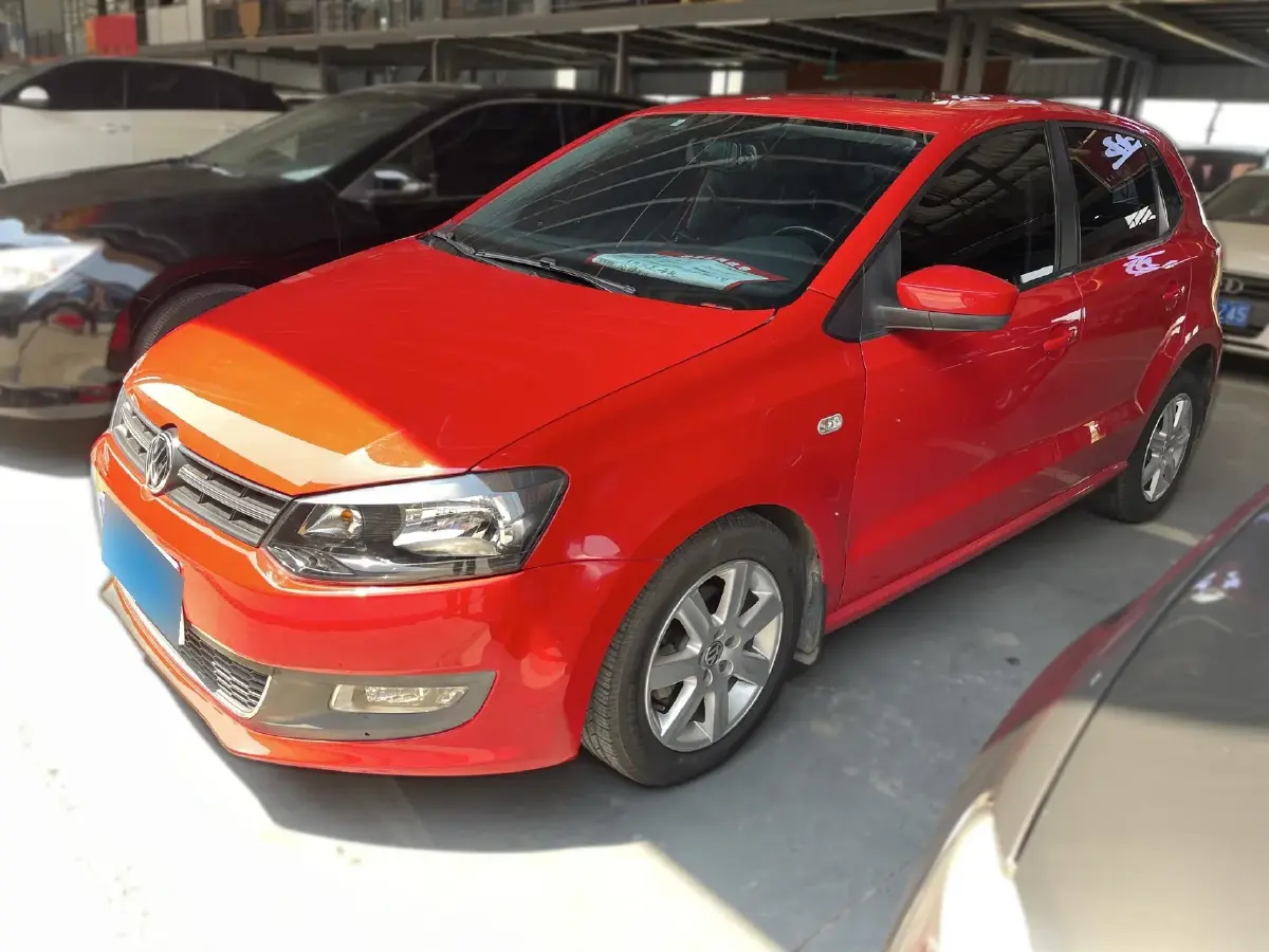 2011 Volkswagen Polo 1.4L 86HP L4 6AT
