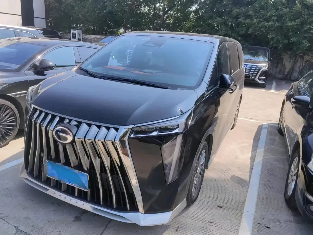 2023 GAC Trumpchi M8 2.0T 190HP L4 E-CVT Hybrid