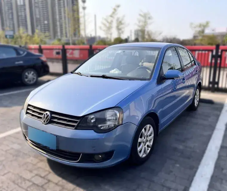 2011 Volkswagen Polo 1.4L 86HP L4 6AT