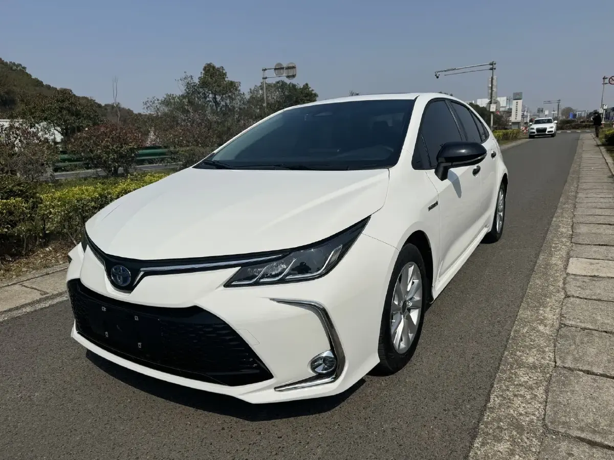 2023 Toyota Corolla 1.8L 98HP L4 E-CVT Hybrid