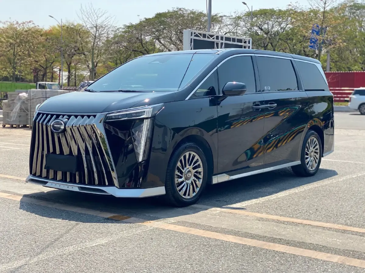 2023 GAC Trumpchi M8 2.0T 190HP L4 E-CVT Hybrid