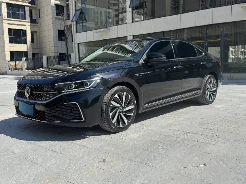 2022 Volkswagen Passat 2.0T 186HP L4 7DCT