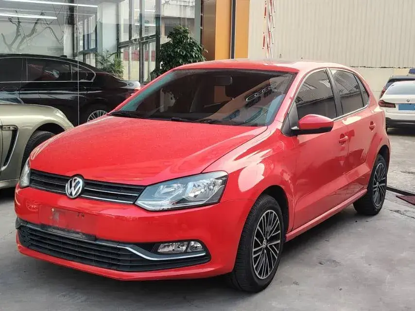 2014 Volkswagen Polo 1.6L 110HP L4 6AT