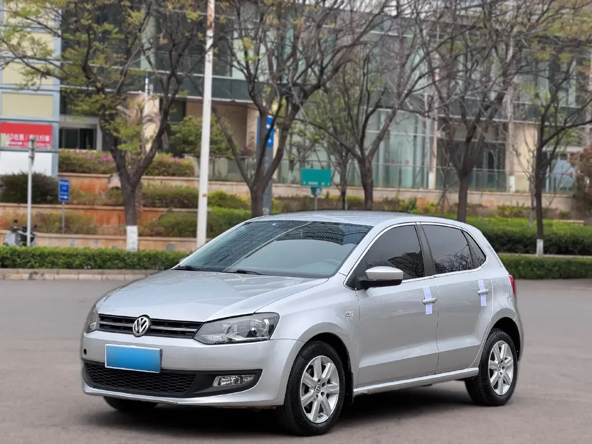 2013 Volkswagen Polo 1.4L 86HP L4 5MT