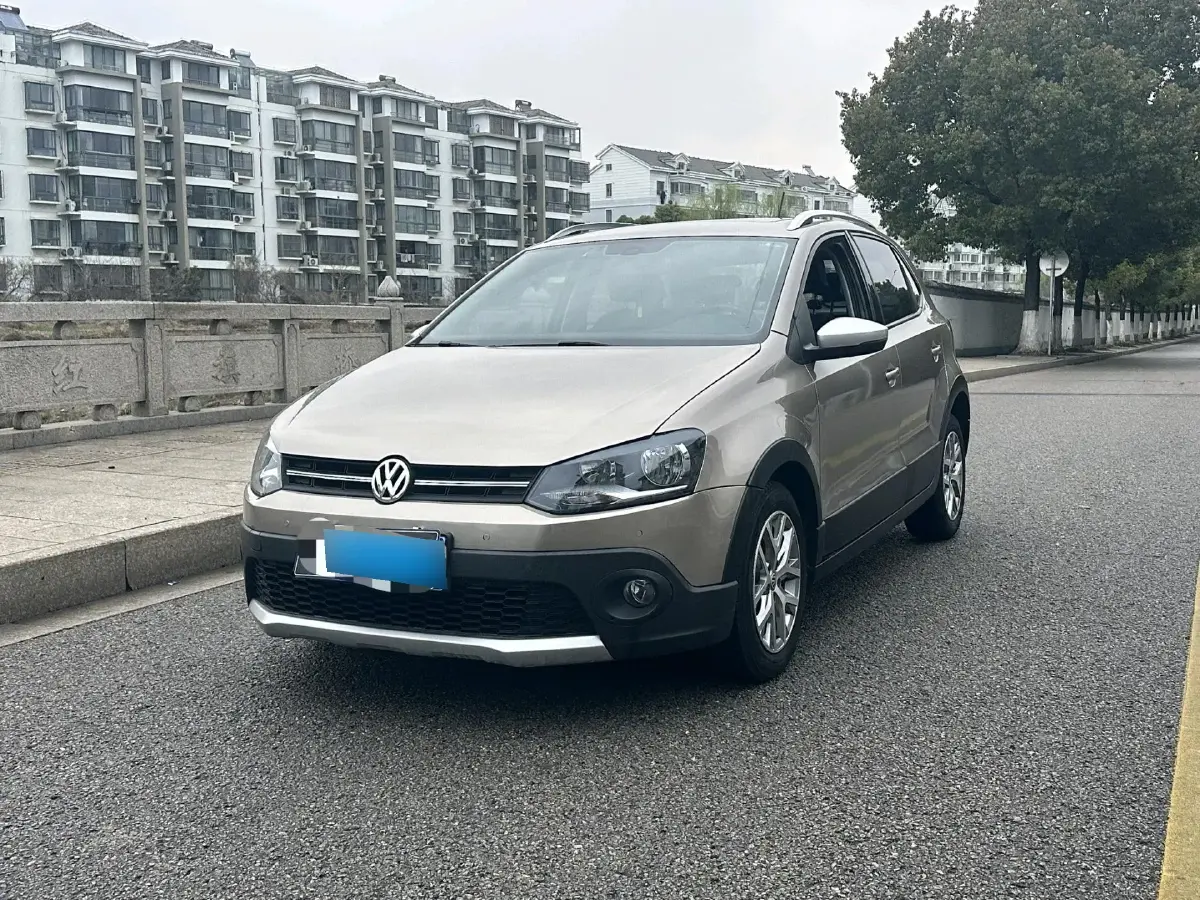 2016 Volkswagen Polo 1.4L 90HP L4 5MT