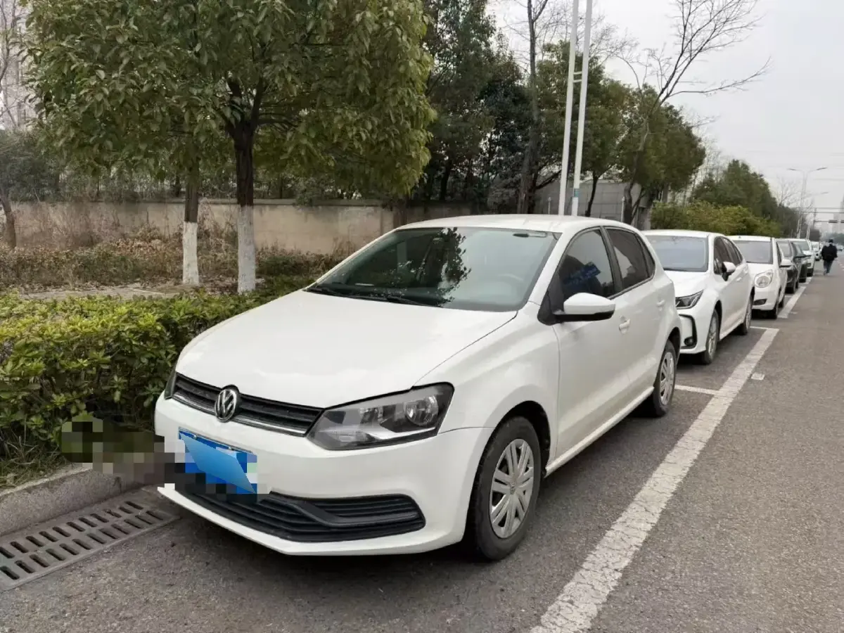 2016 Volkswagen Polo 1.4L 90HP L4 6AT