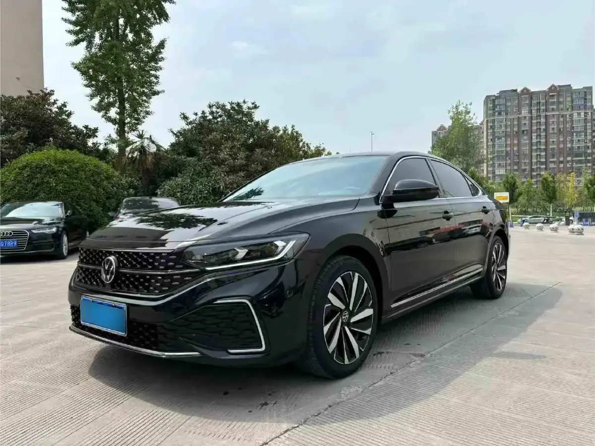 2022 Volkswagen Passat 2.0T 186HP L4 7DCT