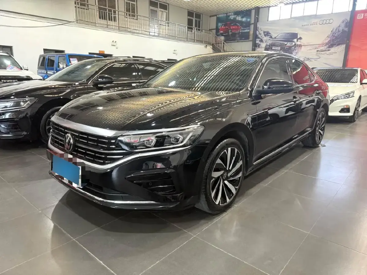 2024 Volkswagen Passat 2.0T 220HP L4 7DCT