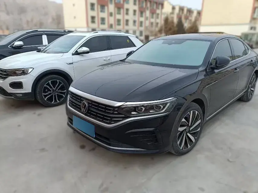 2023 Volkswagen Passat 2.0T 186HP L4 7DCT