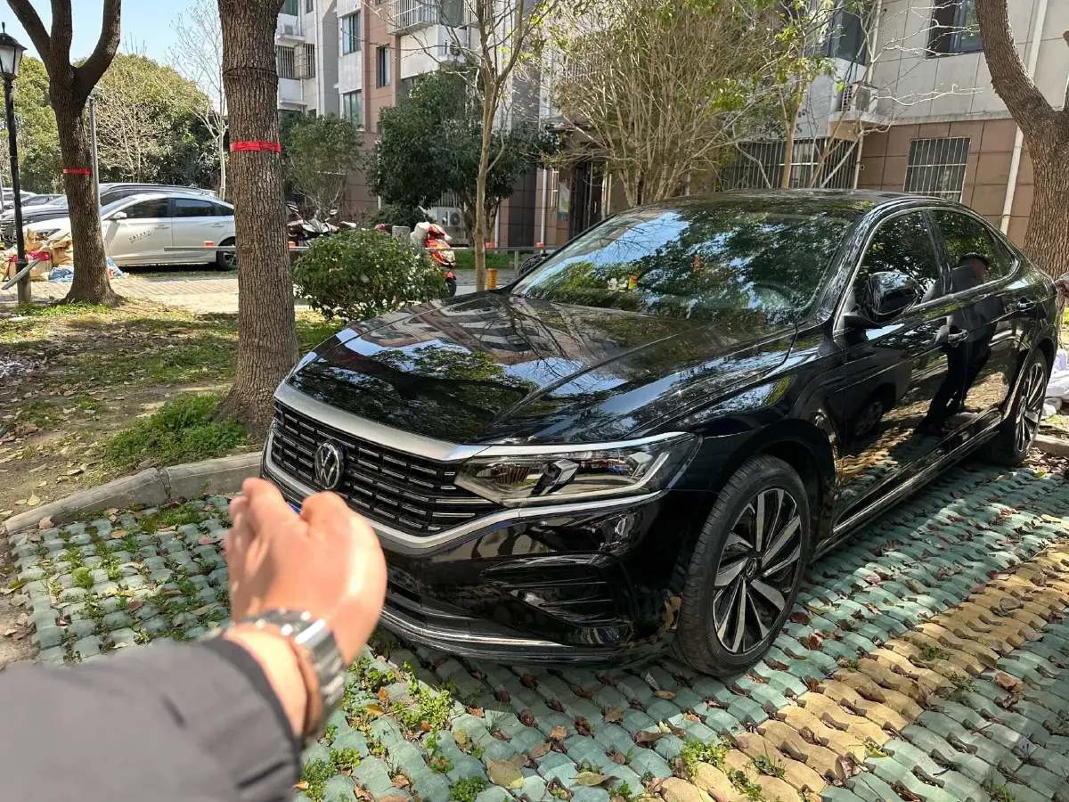 2022 Volkswagen Passat 2.0T 186HP L4 7DCT