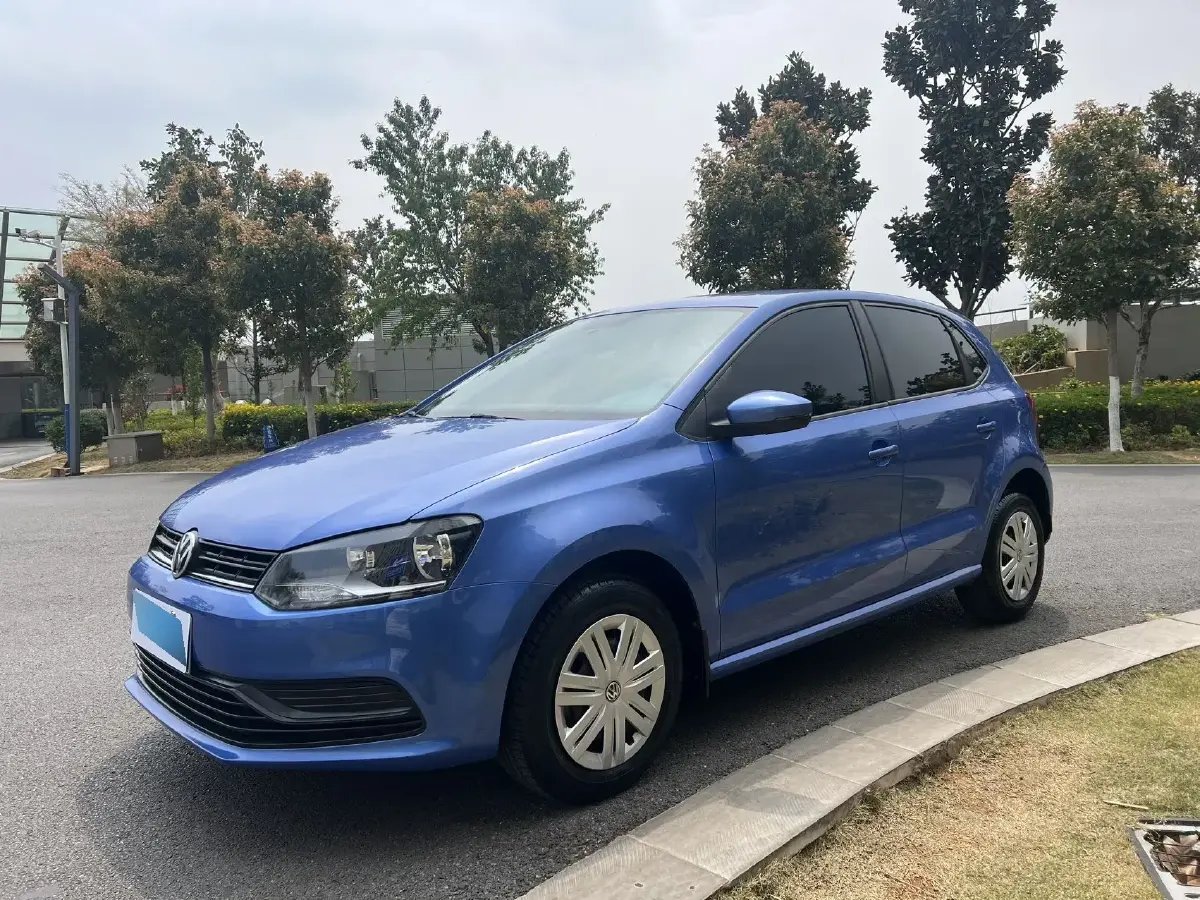 2014 Volkswagen Polo 1.4L 90HP L4 5MT