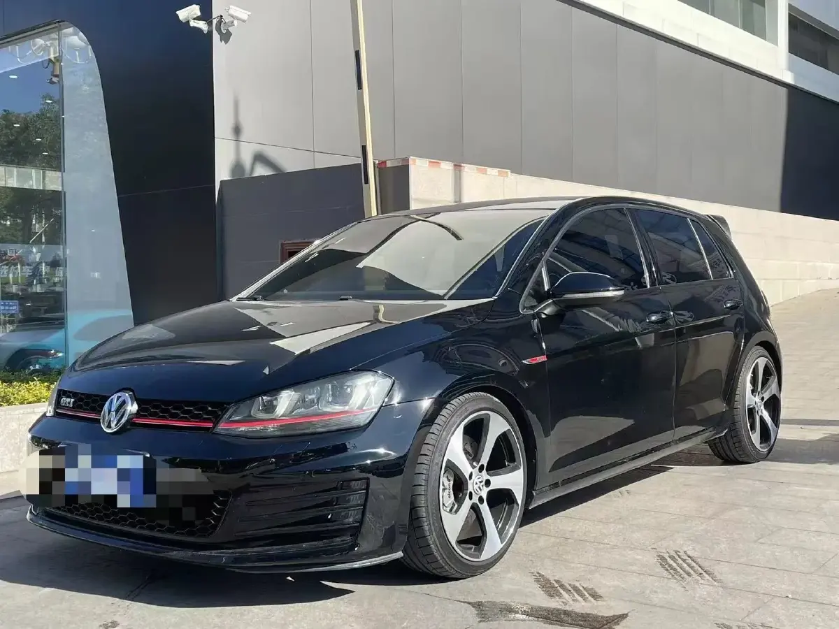 2016 Volkswagen GolfGTI 2.0T 220HP L4 7DCT