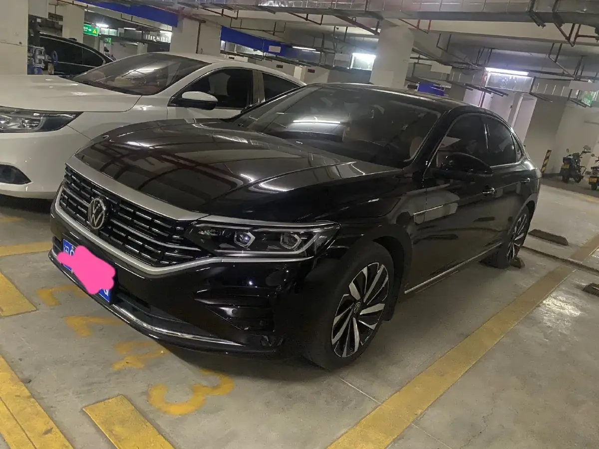 2022 Volkswagen Passat 2.0T 186HP L4 7DCT