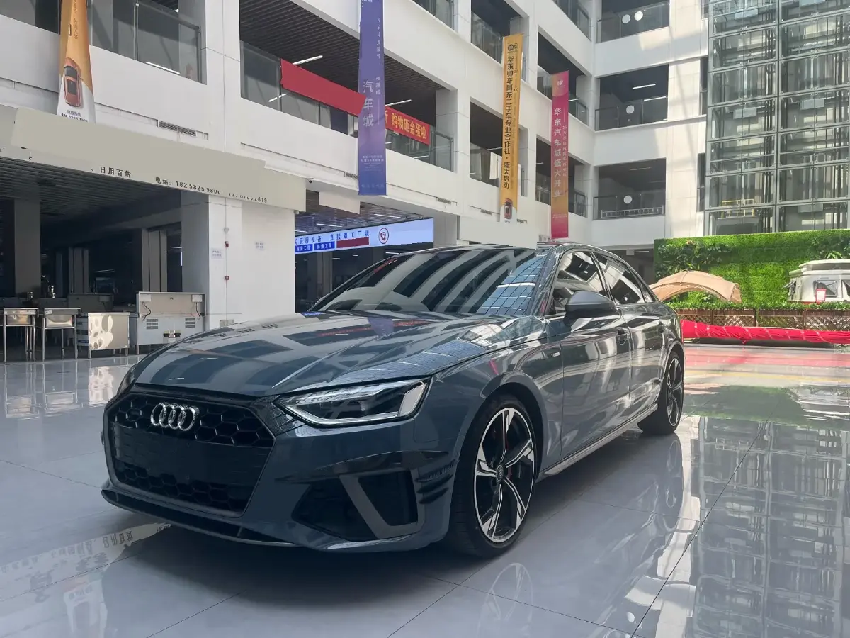 2022 Audi A4L 2.0T 190HP L4 7DCT