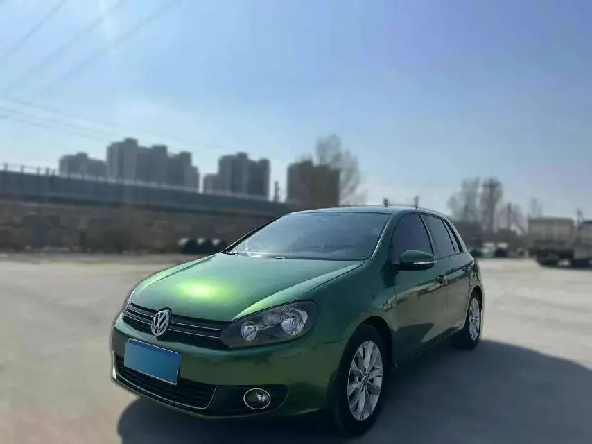 2012 Volkswagen Golf 1.6L 105HP L4 5MT