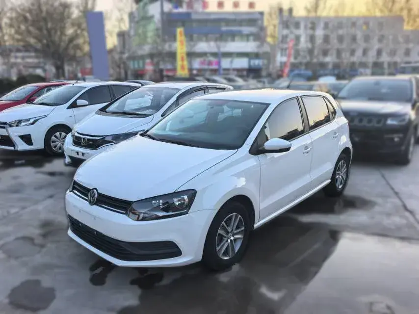 2016 Volkswagen Polo 1.4L 90HP L4 6AT
