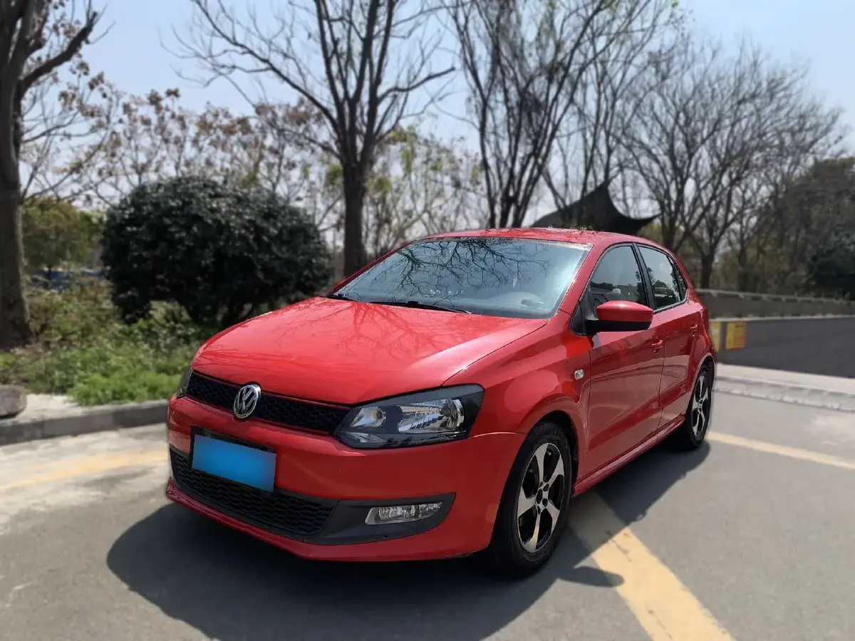 2011 Volkswagen Polo 1.4L 86HP L4 6AT