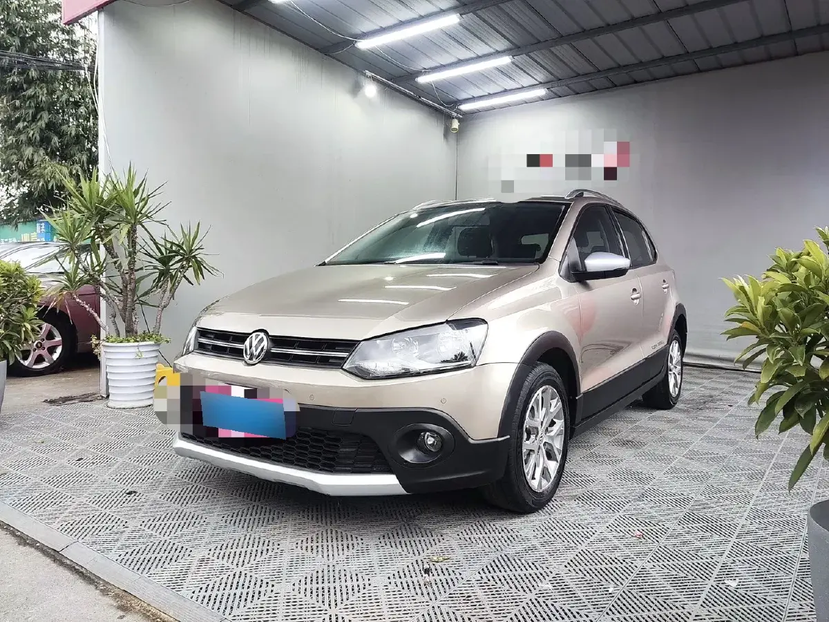 2014 Volkswagen Polo 1.6L 110HP L4 5MT