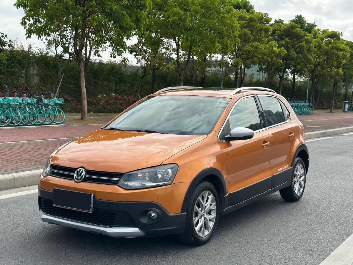 2014 Volkswagen Polo 1.6L 110HP L4 5MT