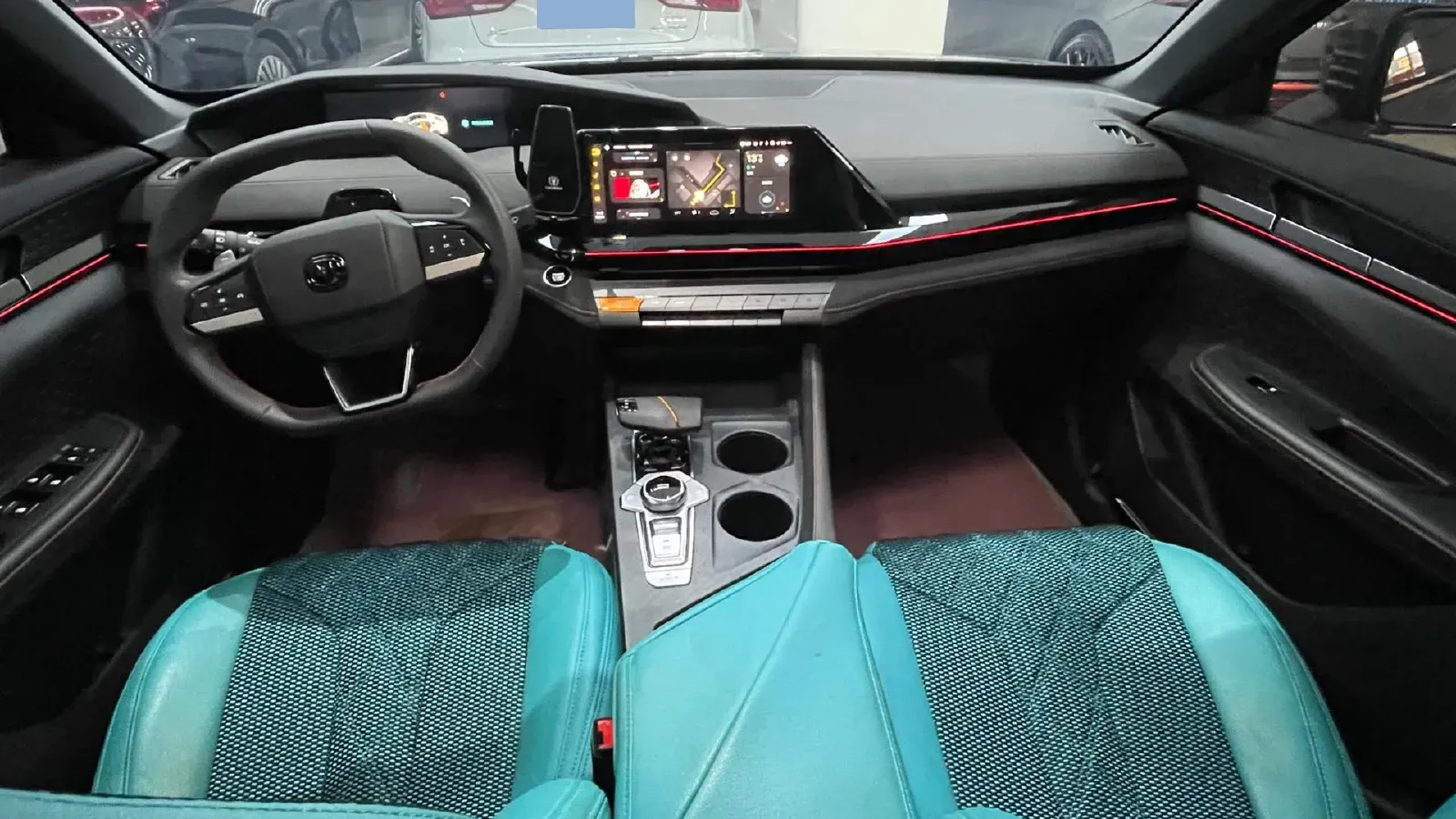 2024 ChangAn UNI-V 1.5T 188HP L4 7DCT,autocango,china used car exporter,china ev exporter,chinese used car exporter,chinese used ev exporter