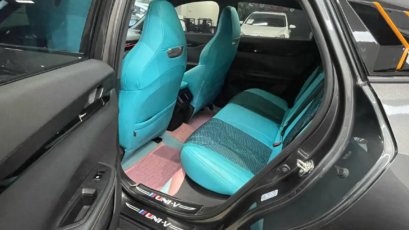 2024 ChangAn UNI-V 1.5T 188HP L4 7DCT,autocango,china used car exporter,china ev exporter,chinese used car exporter,chinese used ev exporter