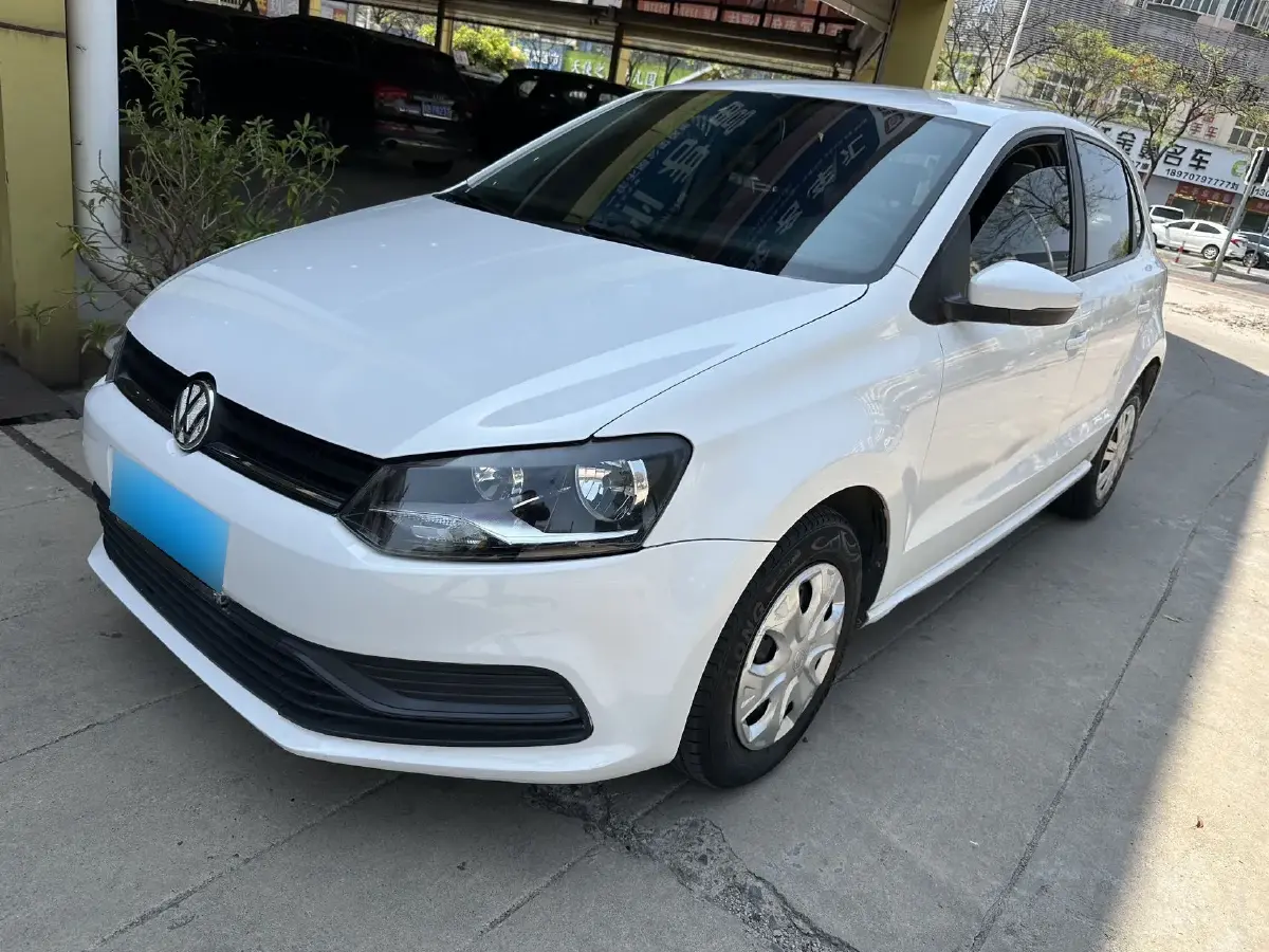 2016 Volkswagen Polo 1.4L 90HP L4 6AT