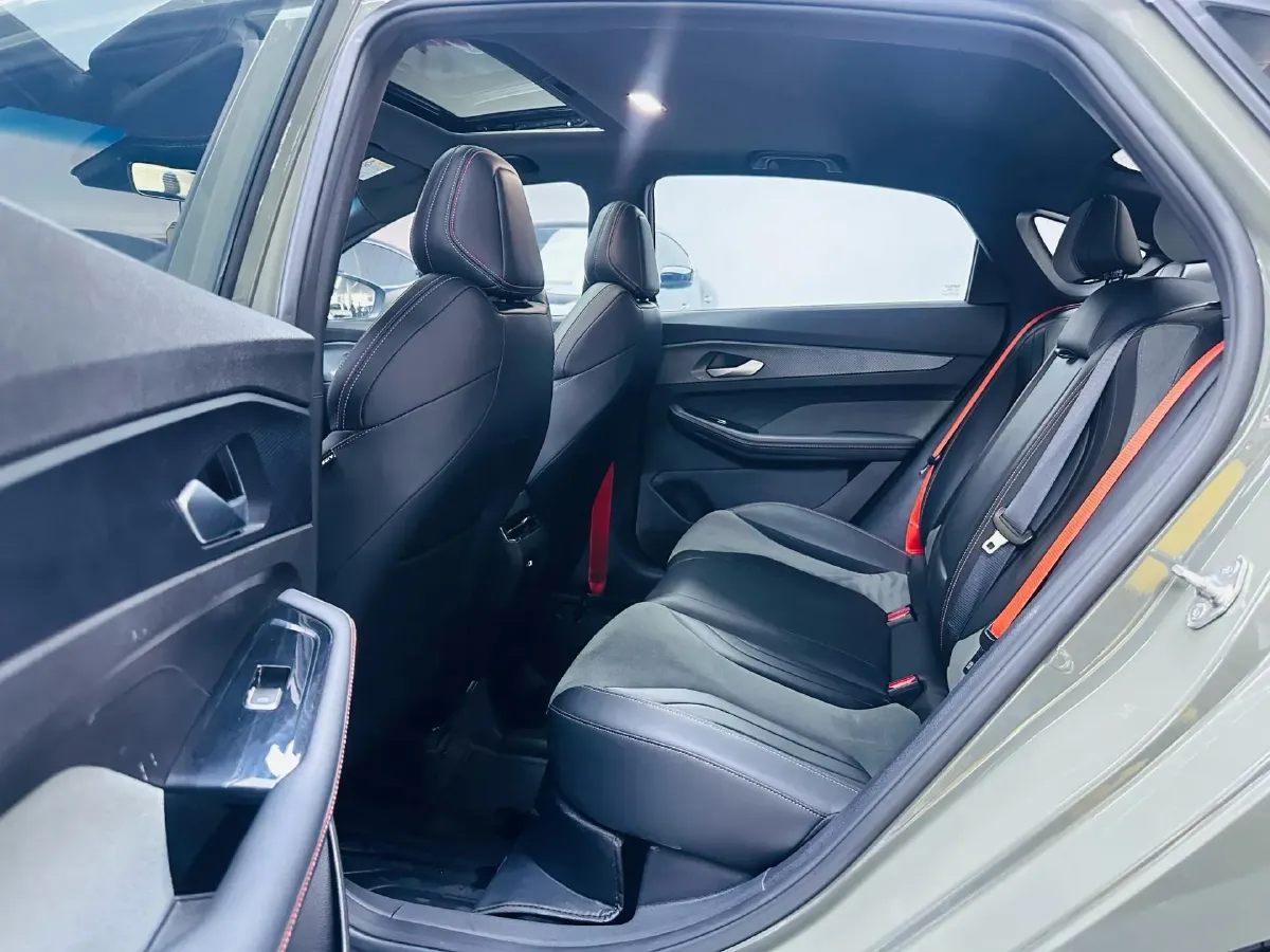 2022 Geely Binray 1.5T 181HP L4 7DCT,autocango,china used car exporter,china ev exporter,chinese used car exporter,chinese used ev exporter