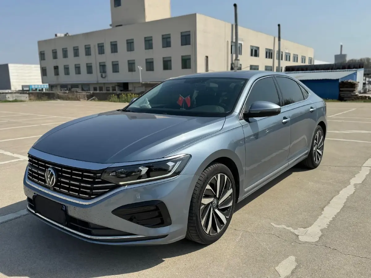 2022 Volkswagen Passat 2.0T 186HP L4 7DCT