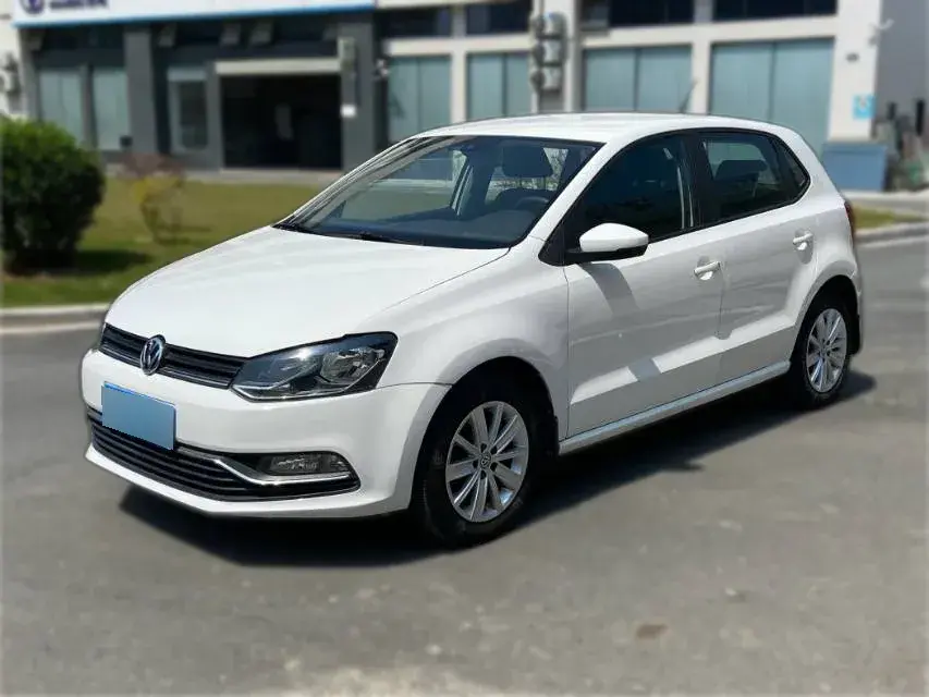 2014 Volkswagen Polo 1.6L 110HP L4 6AT